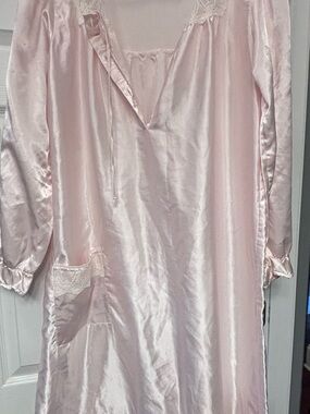 Vintage intimate mods Silky Pink Lace-Trim Nightgown for Women medium